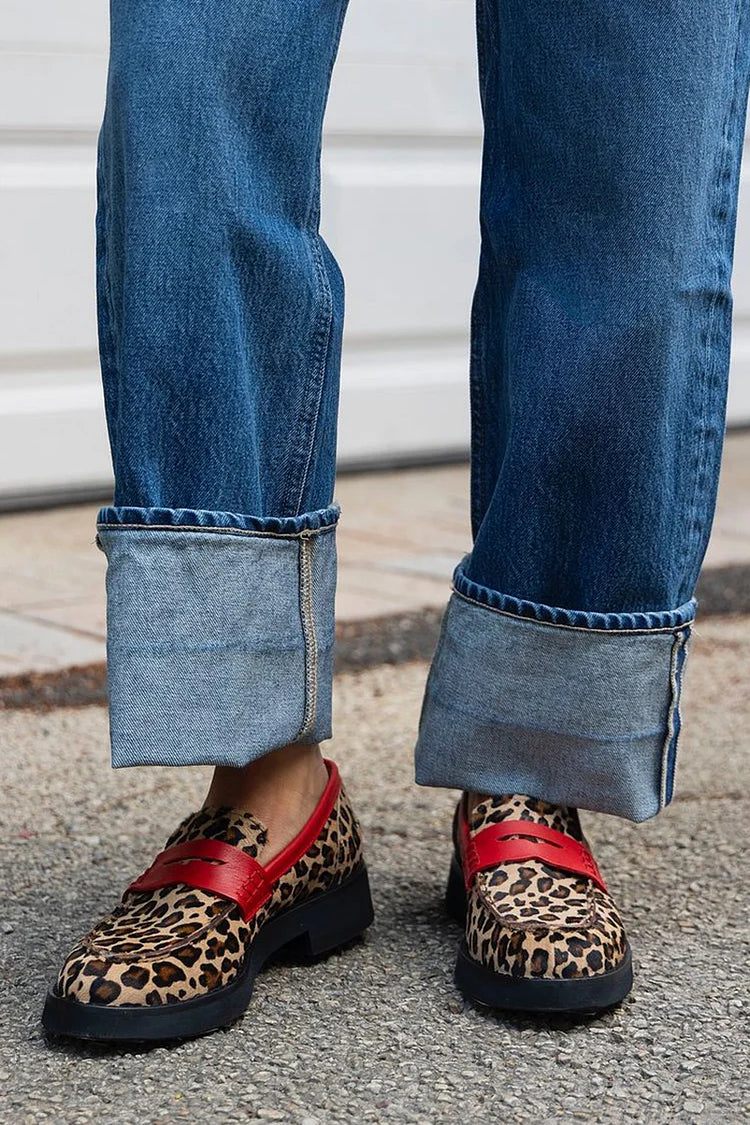 MOCASSINS À IMPRIMÉ LEOPARD AVEC DÉTAILS ROUGES