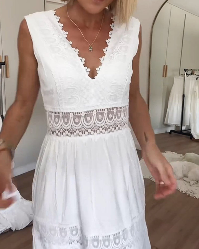 Circe – Boho Dress with V-Neck