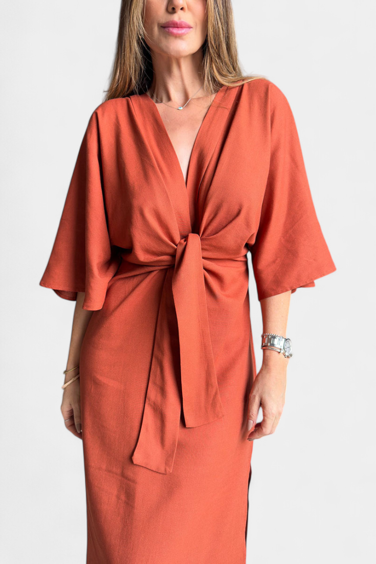 Robe décontractée Ainhoa avec nœud avant et décolleté en V