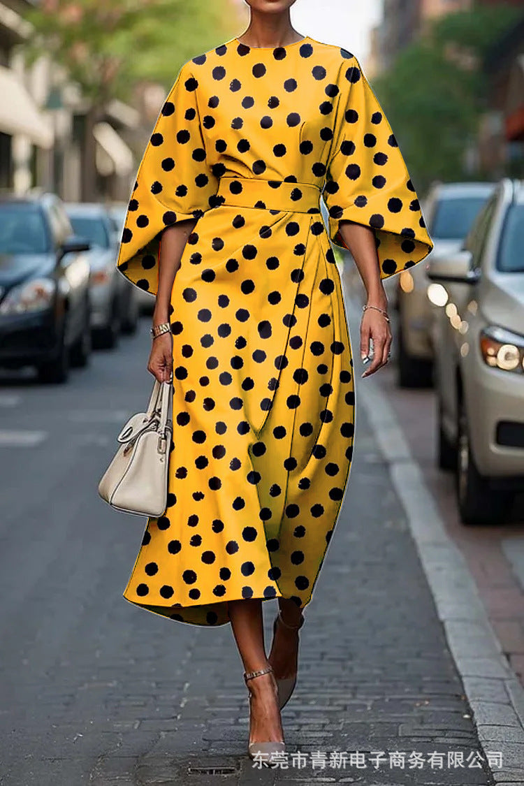 Grace™ - Elegant Dress with Round Neck