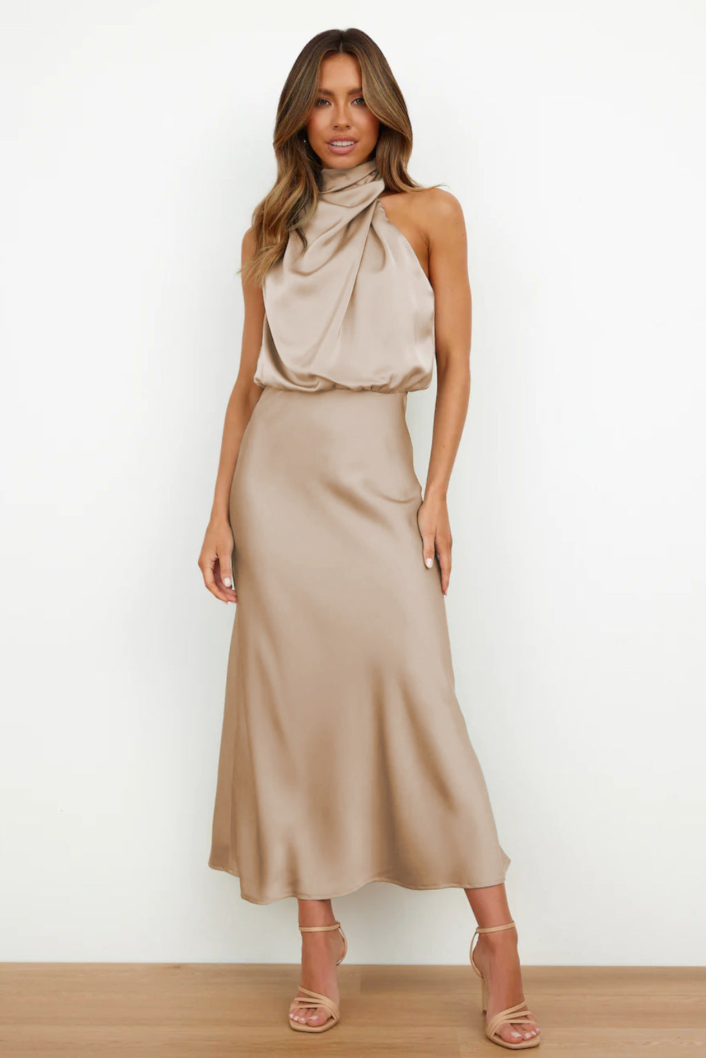 Verona™ | Elegant Backless Dress