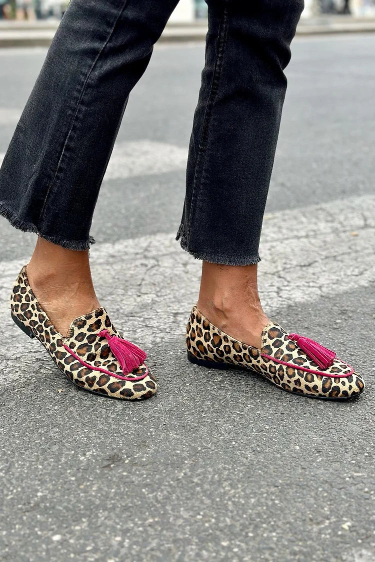 MOCASSIN AVEC IMPRIMÉ ANIMAL ET FRANGES FUCHSIA