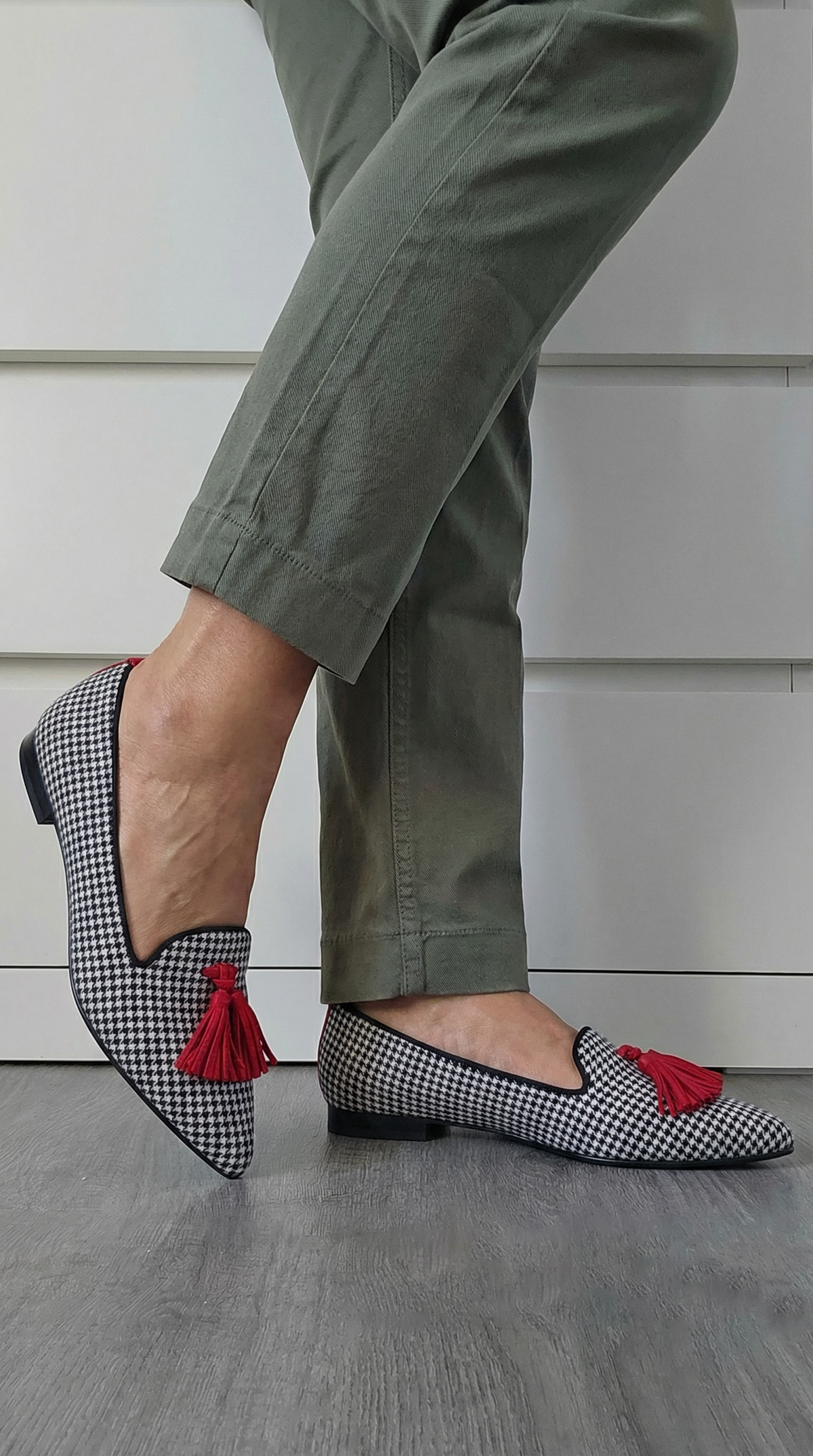 MOCASSIN POINTU AVEC PON-PON