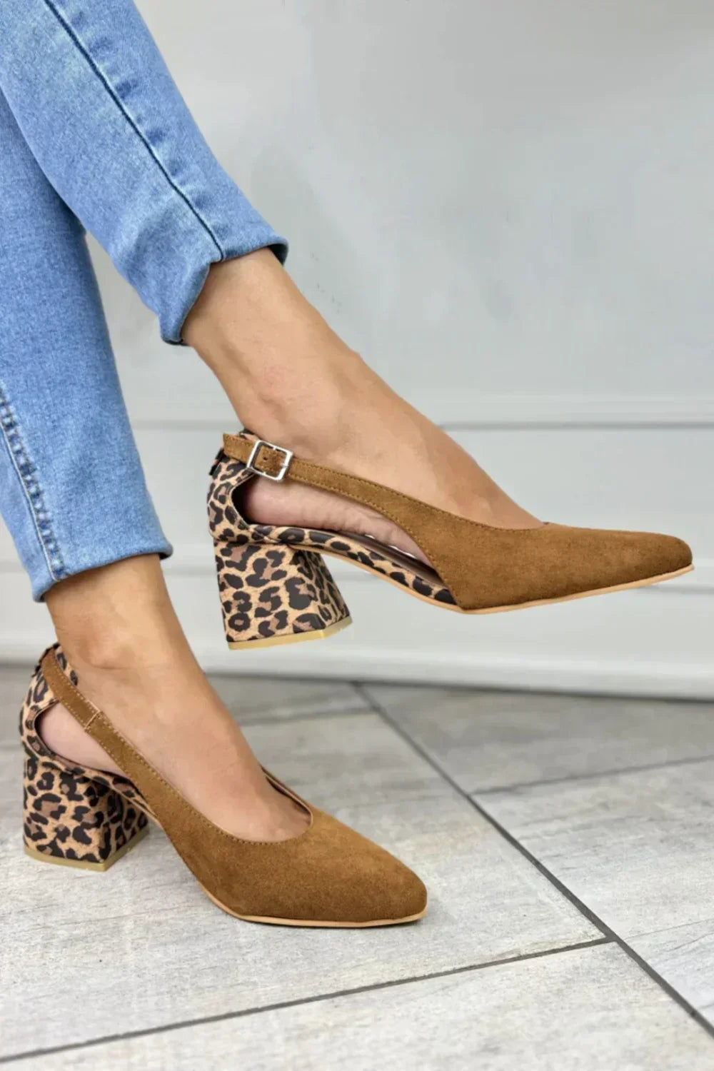 ESCARPINS SLINGBACK À IMPRIMÉ LEOPARD