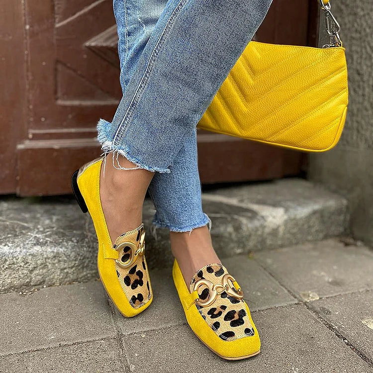 MOCASSINS JAUNES AVEC DÉTAILS EN IMPRIMÉ ANIMAL