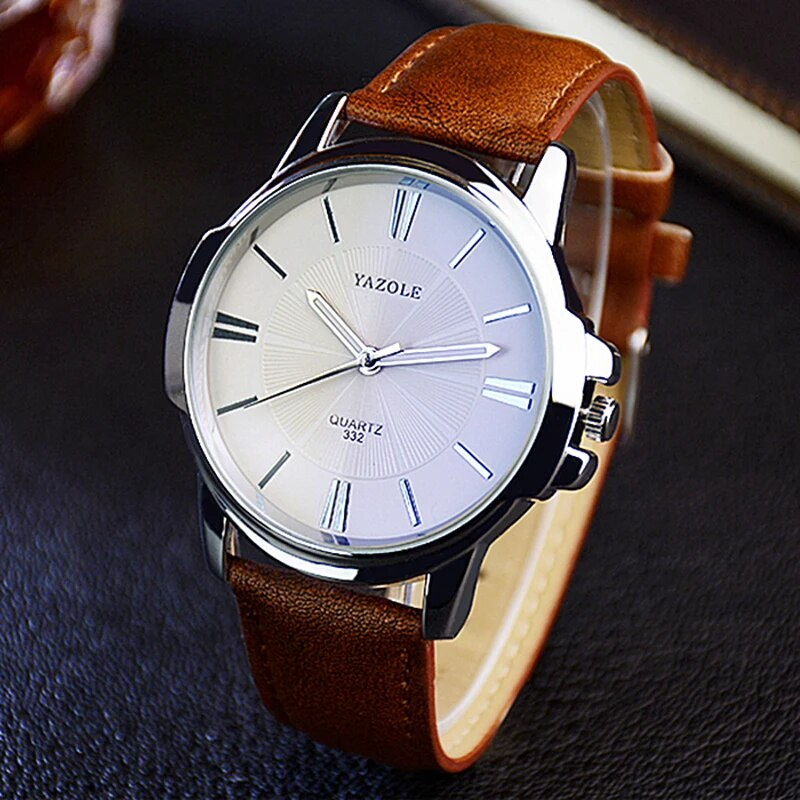 Montre en cuir avec verre bleu luxueux™ - Olsen & Olsen