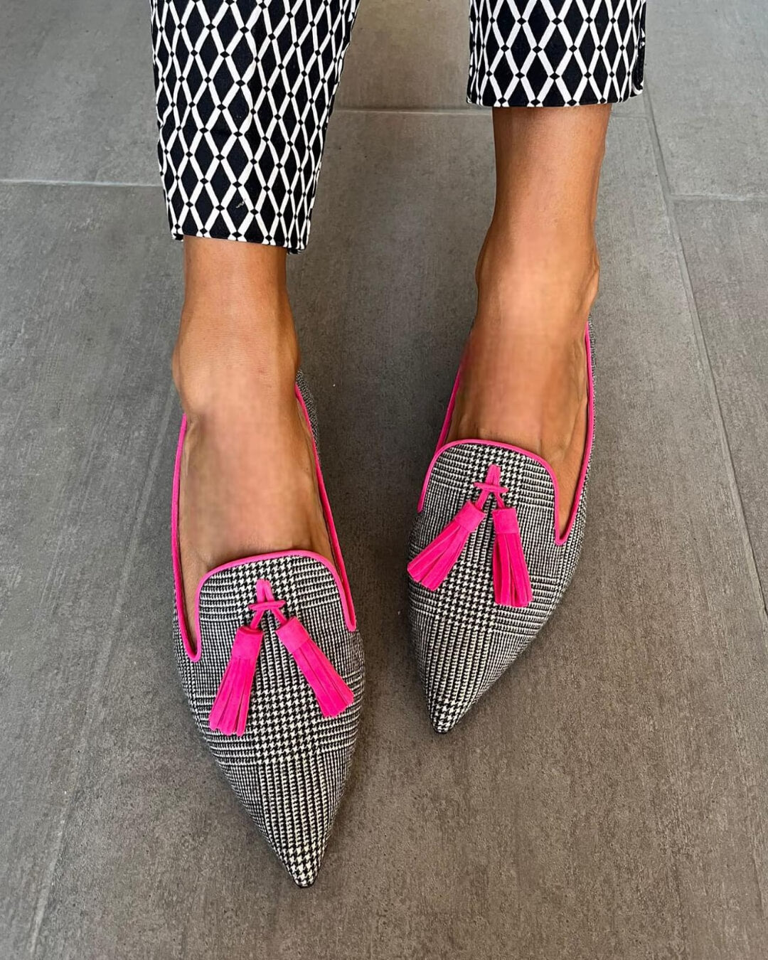 MOCASSIN POINTU AVEC TASSELS FLUO