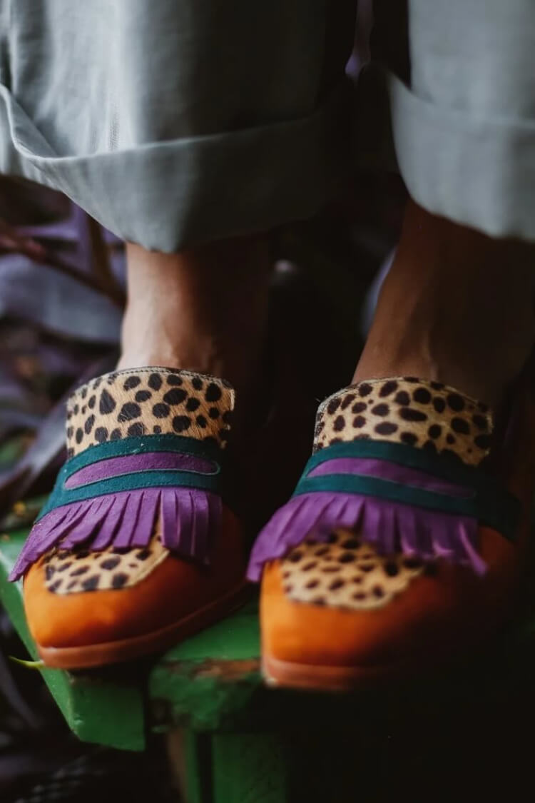 MOCASSIN AVEC FRANGES ET IMPRIMÉ ANIMAL