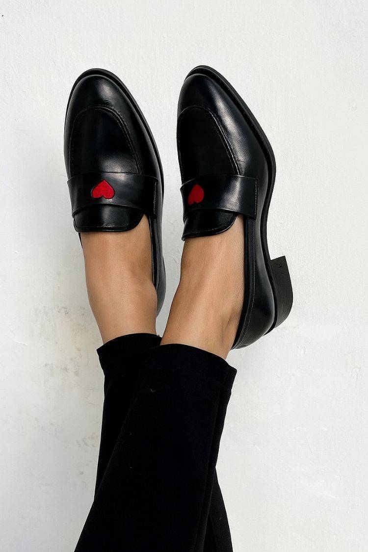 MOCCASINS CLASSIQUES AVEC DÉTAIL EN FORME DE CŒUR