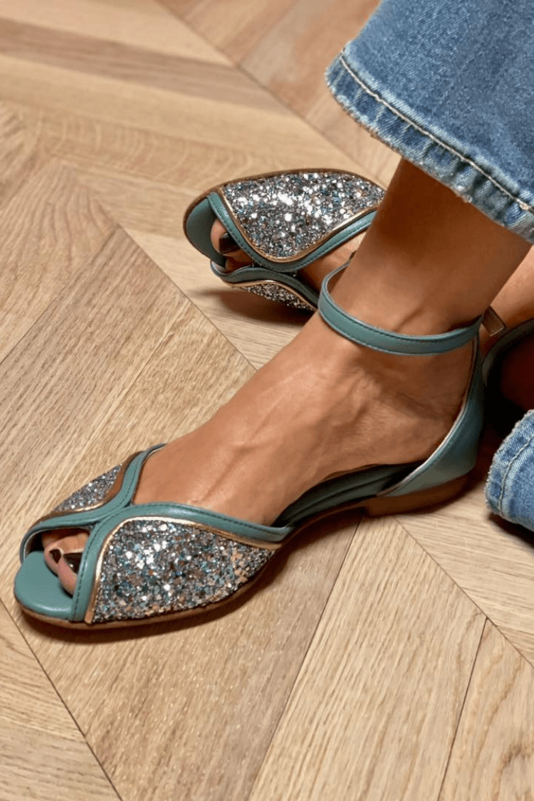 SANDAL BASSA AVEC DÉTAILS BRILLANTS