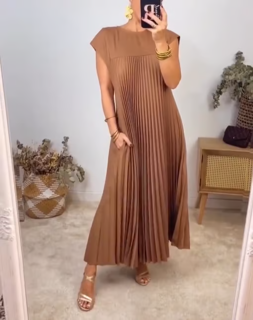 Sophia - Elegant Spliced Pleated Maxi Dress