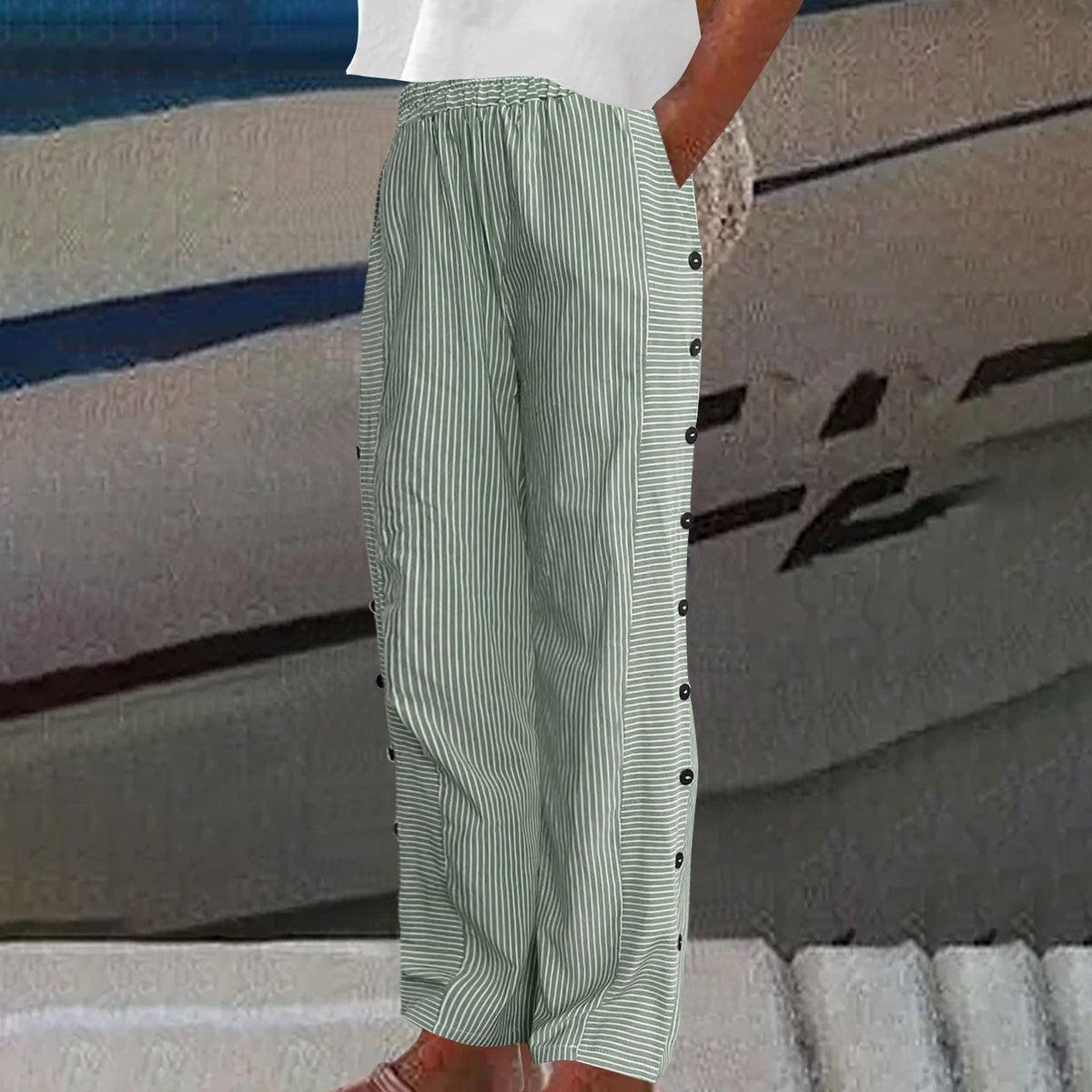 VIENNE – PANTALONS AVEC ACCENTS DE BOUTONS RAYÉS