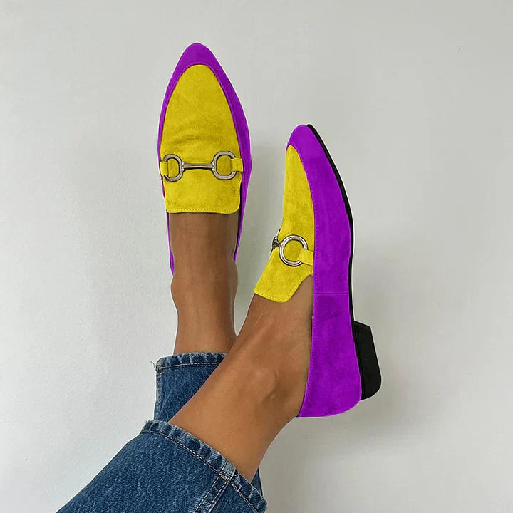 MOCASSINS AVEC DÉTAIL EN MÉTAL