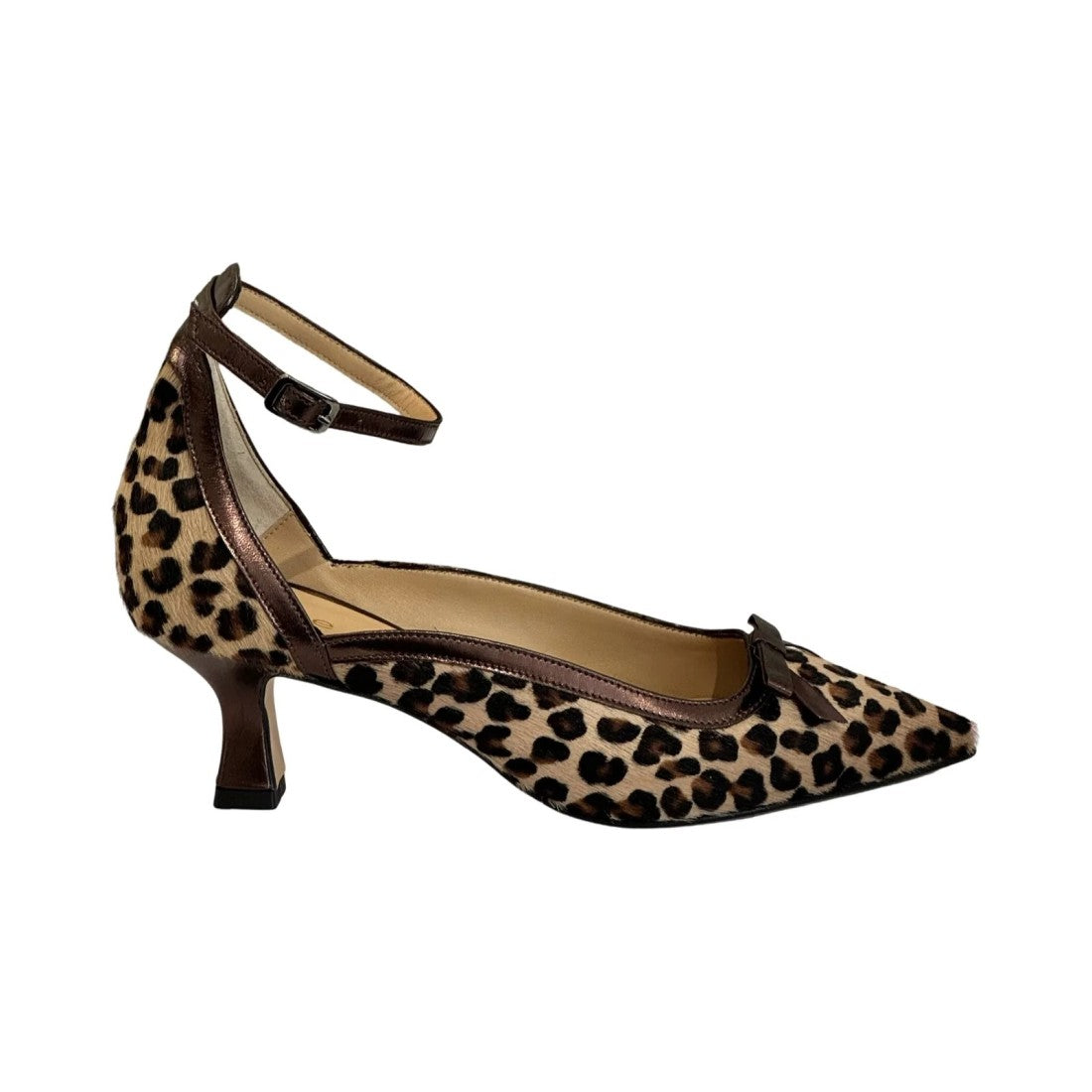 CHAUSSURES COURT AVEC IMPRIMÉ LEOPARD