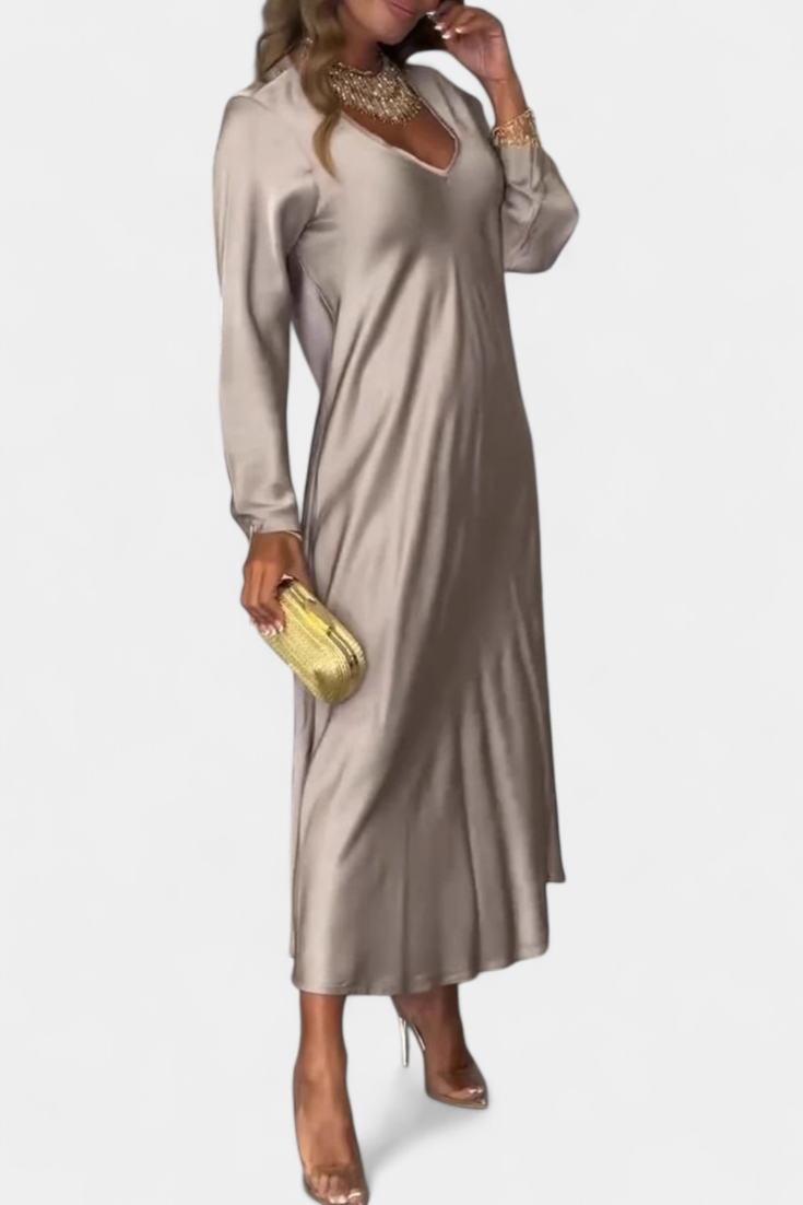 Floating Riva Dress with V-Neck and Long Sleeves