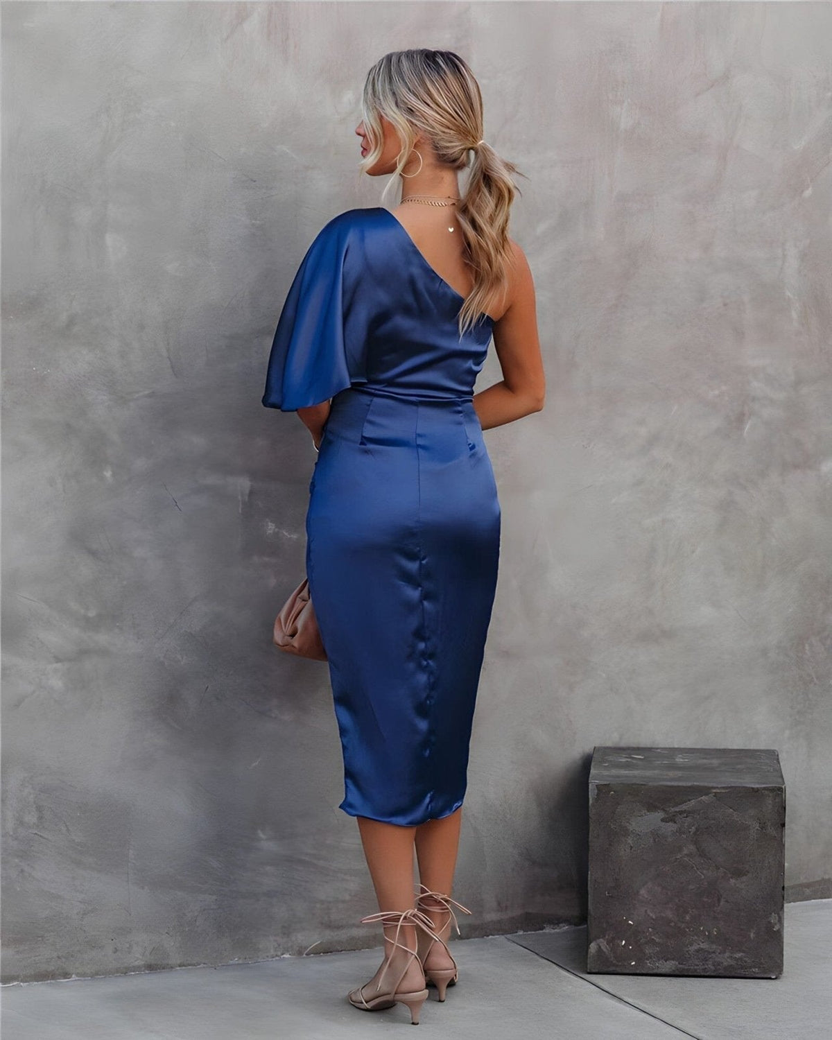 Kyra™ | Elegant Silk Dress with Slits